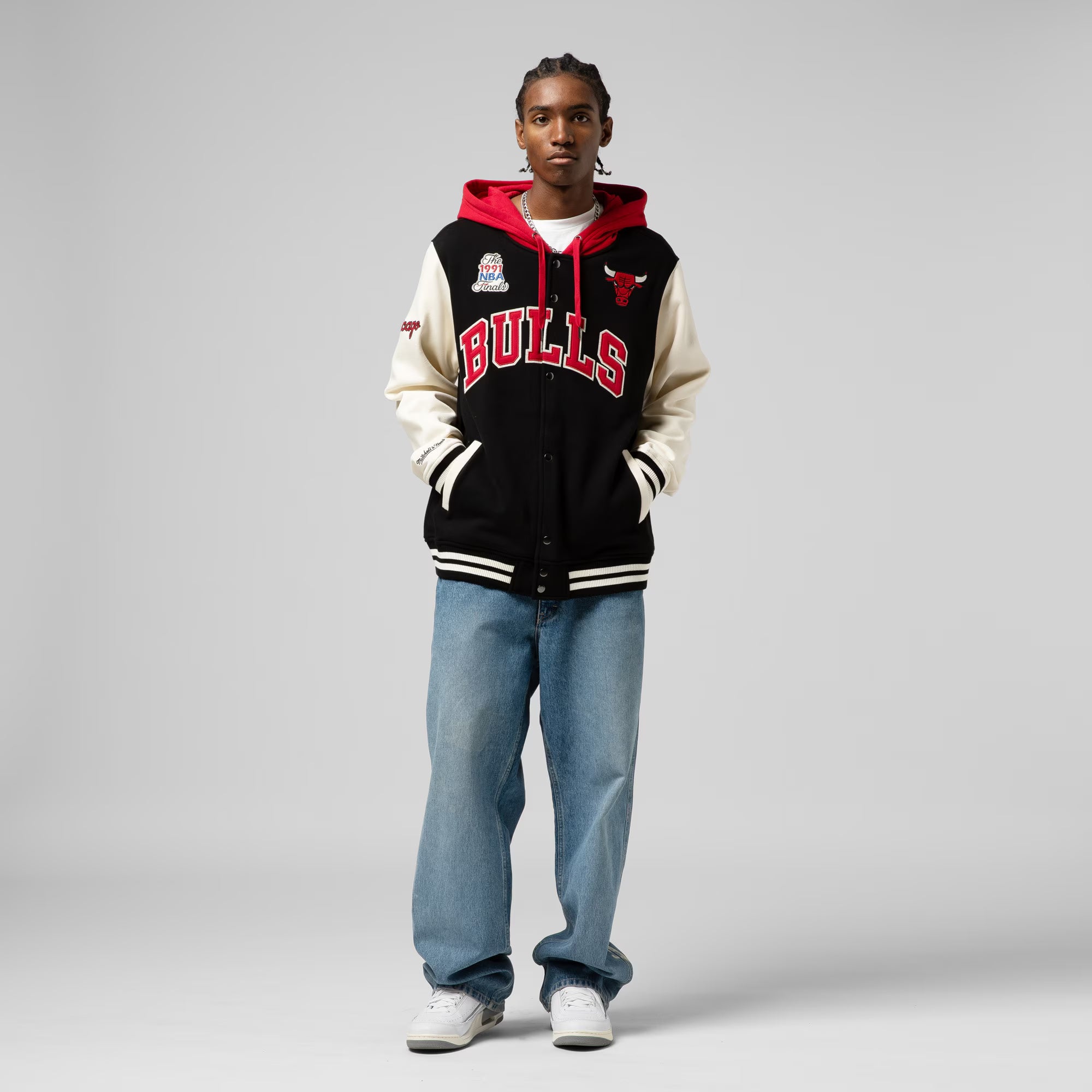 Chicago Bulls Mitchell & Ness Premium Patch Courtside Fleece Full-Snap NBA Jacke Schwarz