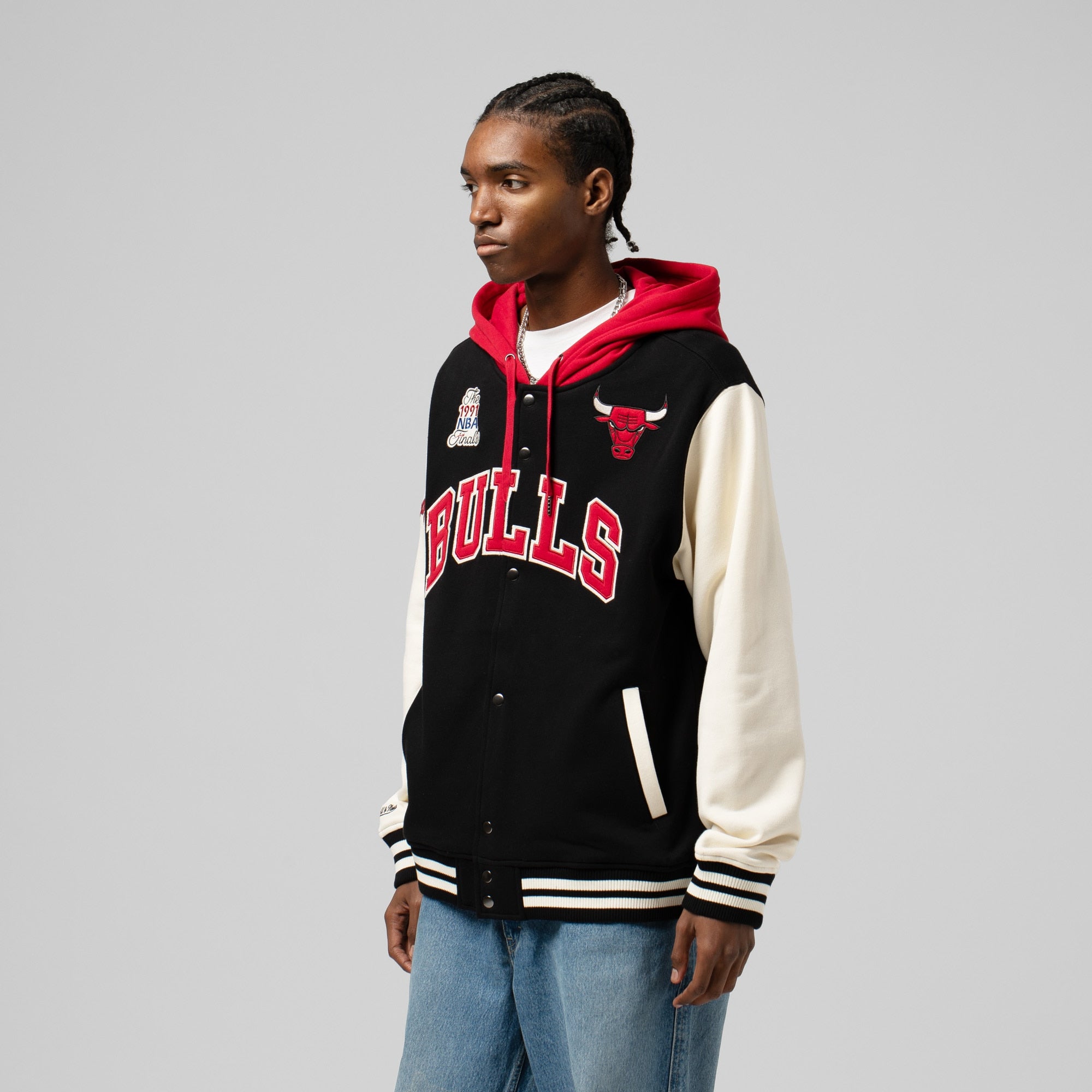 Chicago Bulls Mitchell & Ness Premium Patch Courtside Fleece Full-Snap NBA Jacke Schwarz
