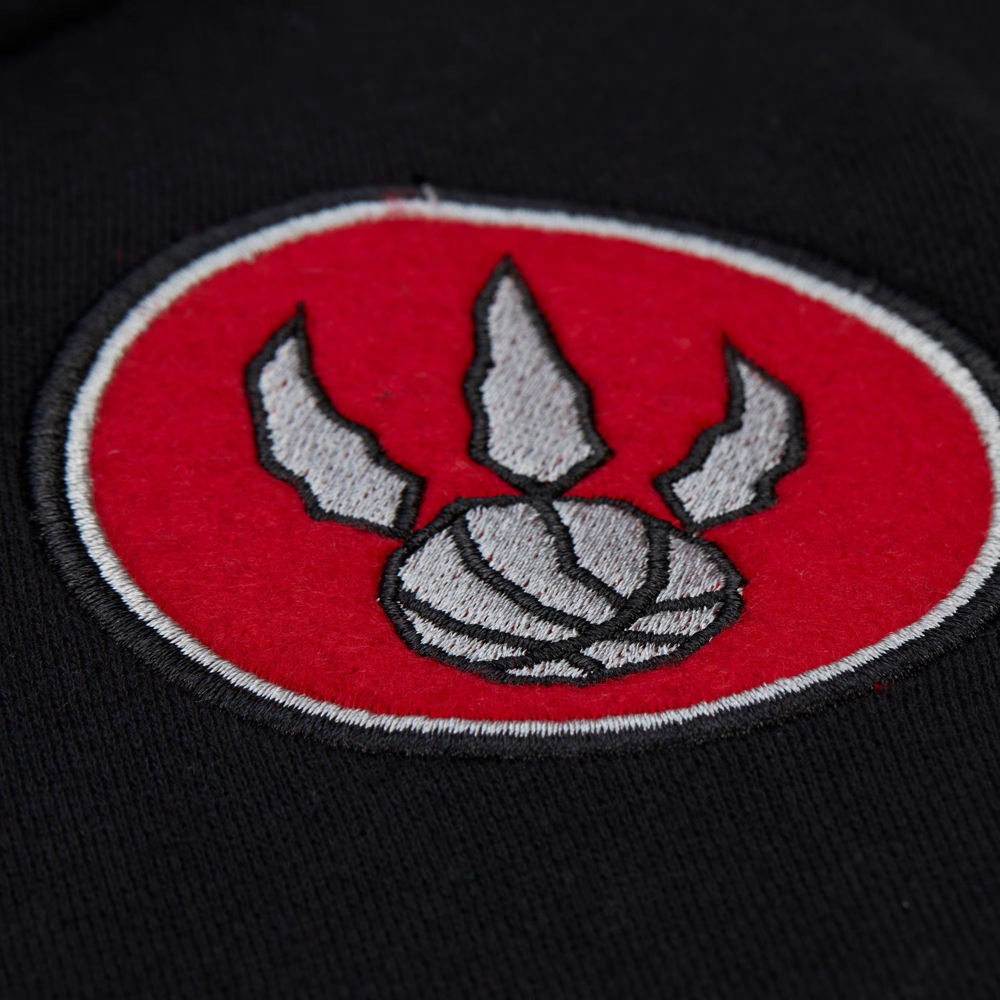 Toronto Raptors Mitchell & Ness Premium Patch Courtside Fleece Full-Snap NBA Jacke Schwarz