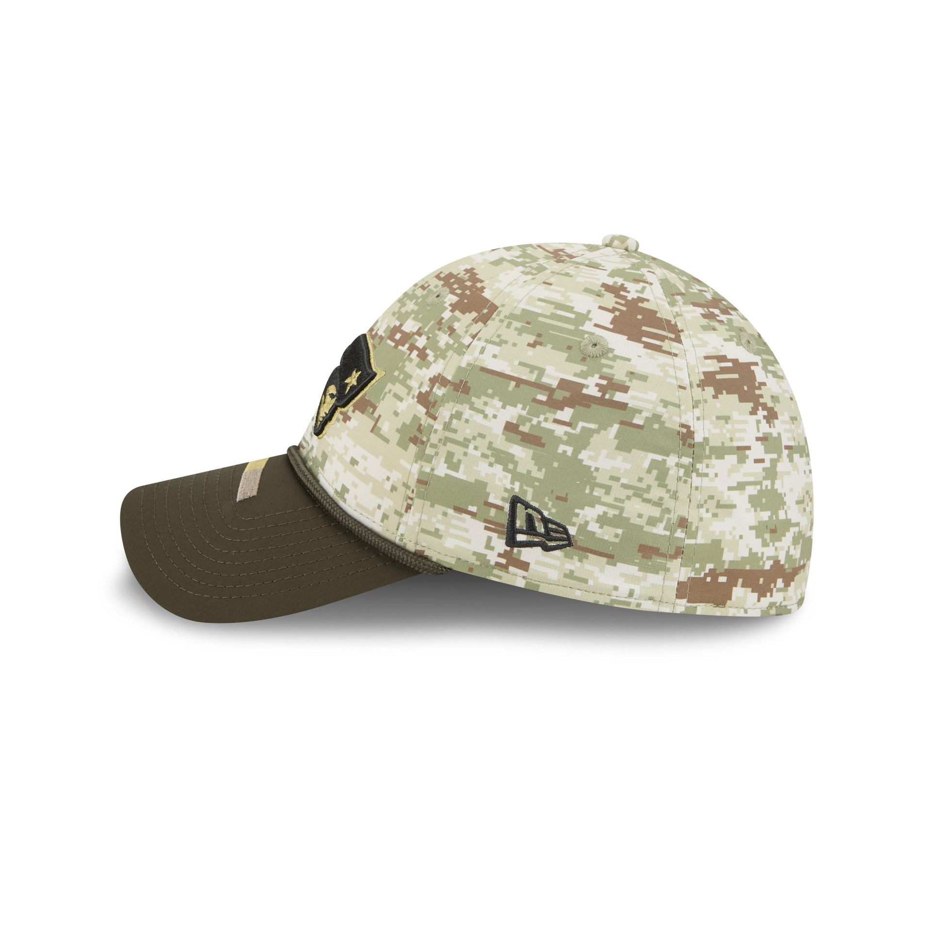 New England Patriots New Era 2025 NFL Salute to Service 39THIRTY Flex Fit Cap Camouflage