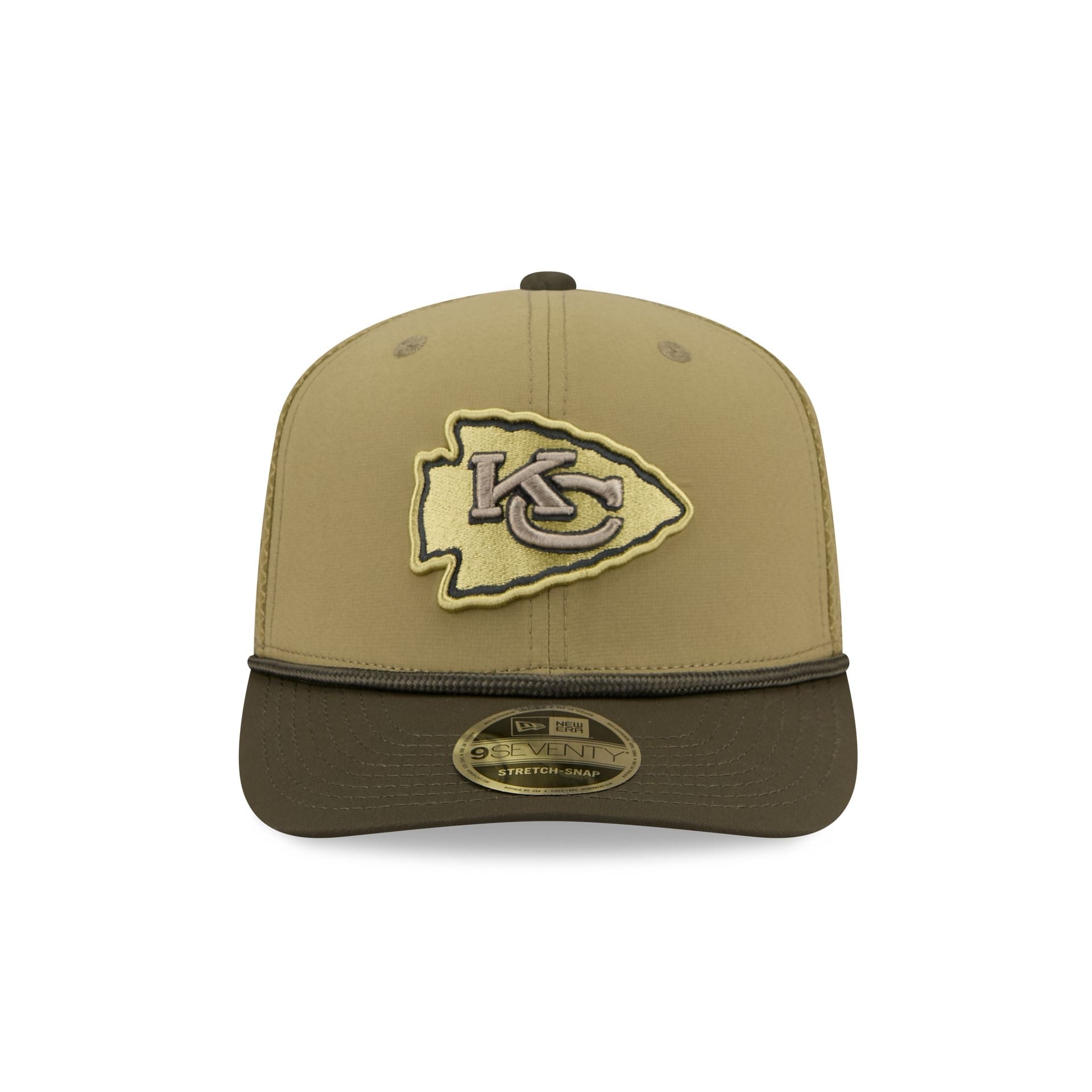 Kansas City Chiefs New Era 2025 NFL Salute to Service 9SEVENTY Trucker Cap Grün