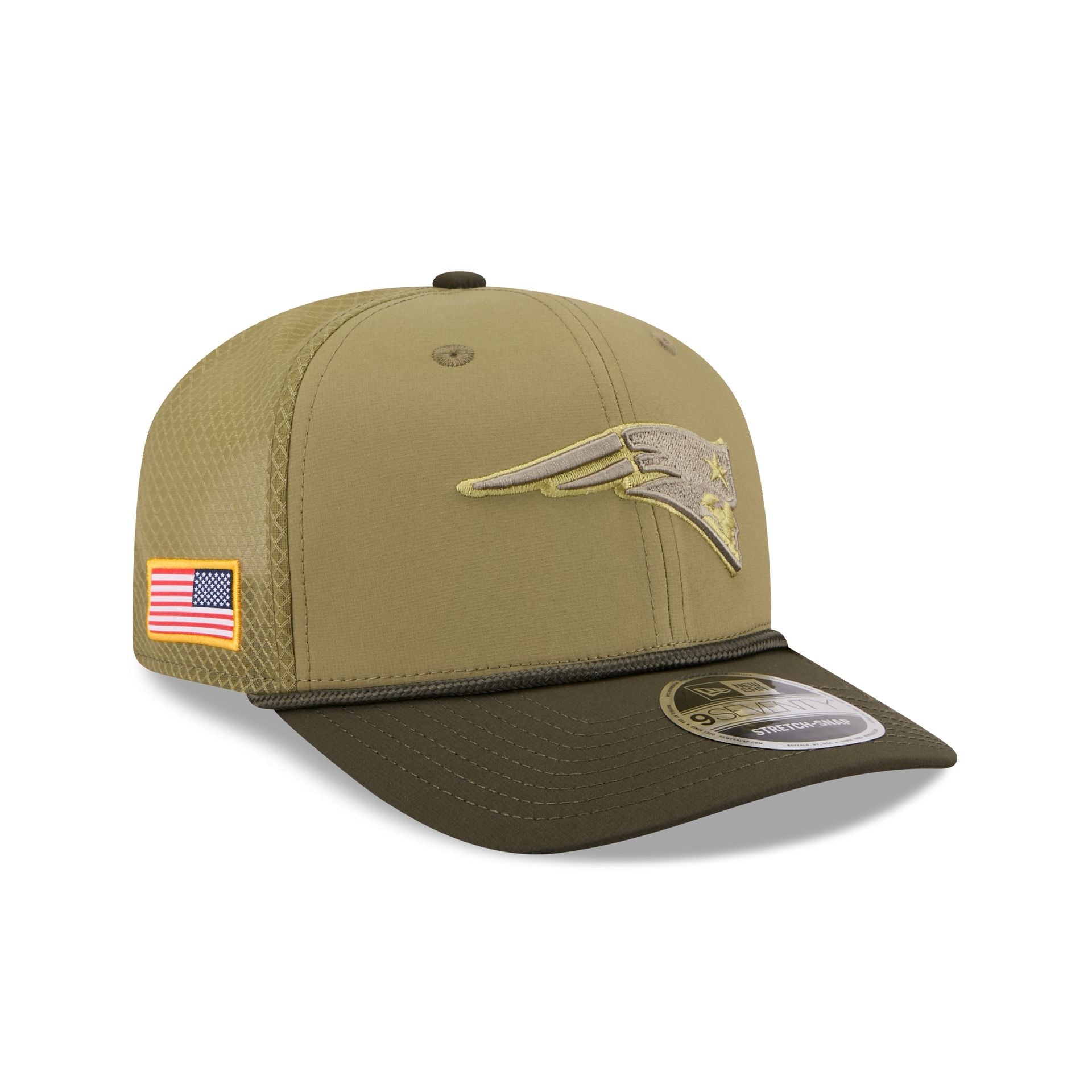 New England Patriots New Era 2025 NFL Salute to Service 9SEVENTY Trucker Cap Grün