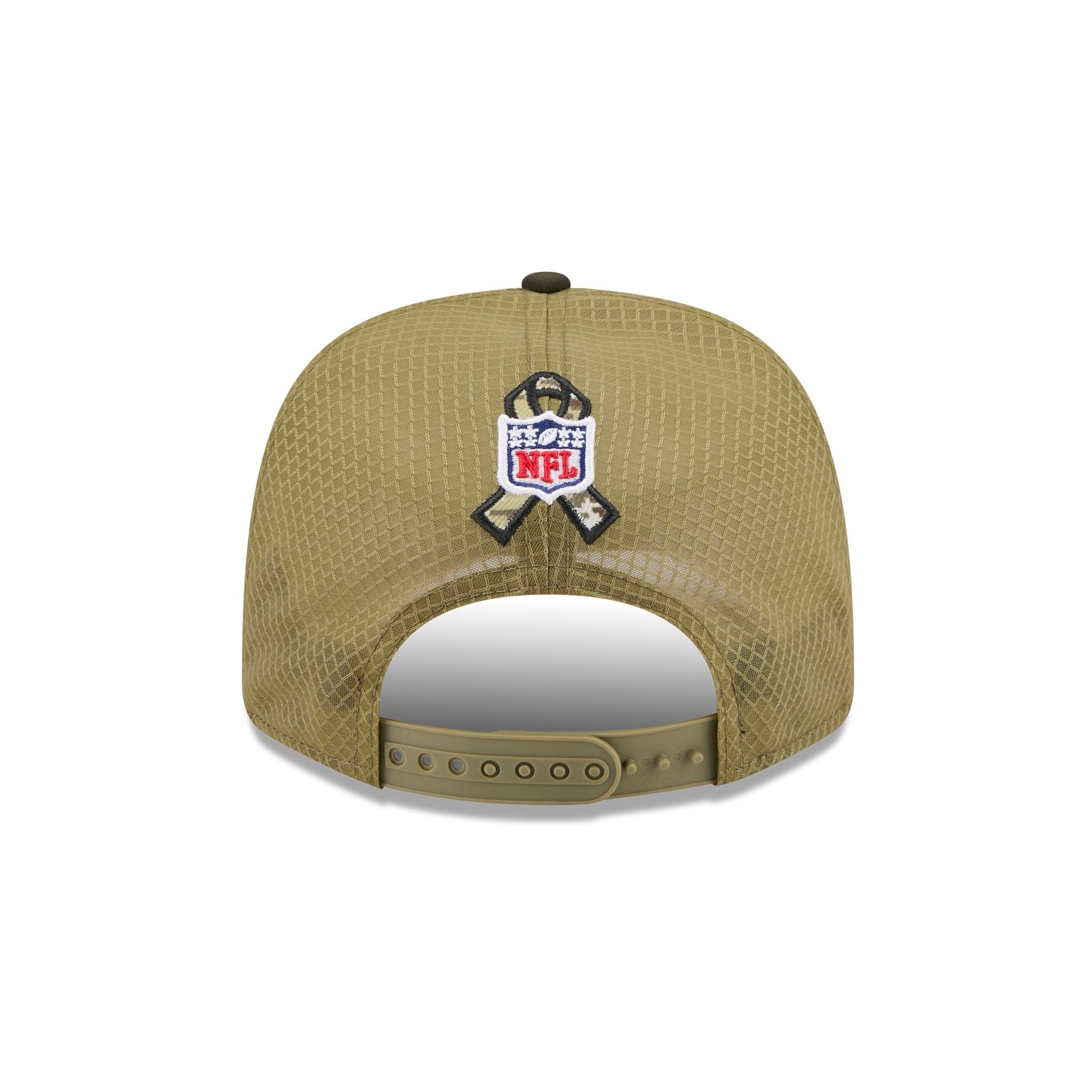 Tampa Bay Buccaneers New Era 2025 NFL Salute to Service 9SEVENTY Trucker Cap Grün