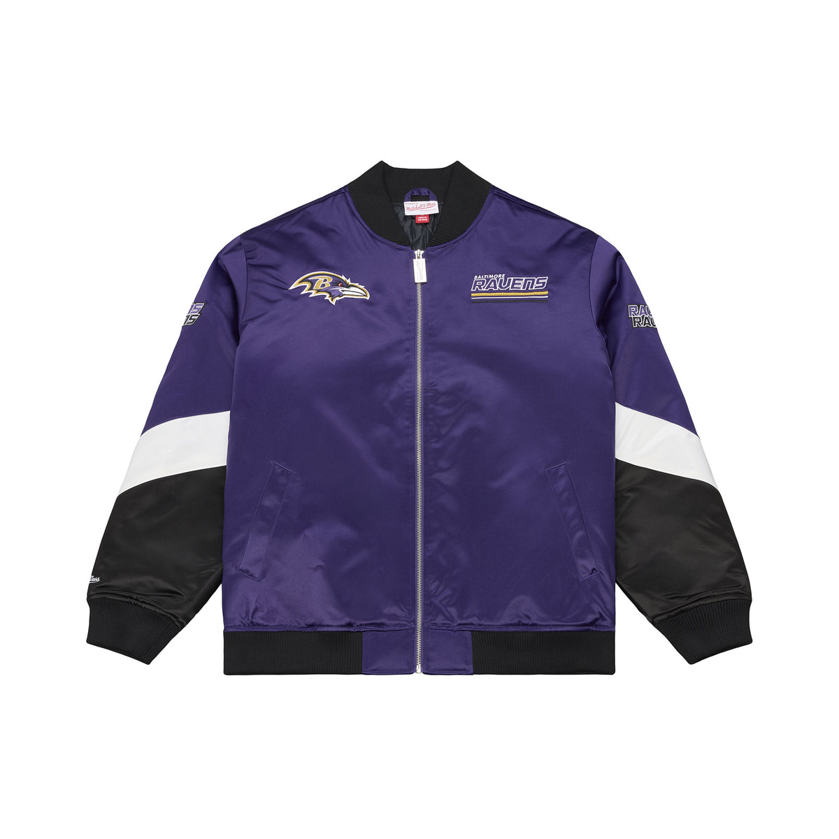 Lila Mitchell & Ness NFL Baltimore Ravens Triple Check Heavyweight Satin Jacke mit Reißverschluss und Team-Logo.