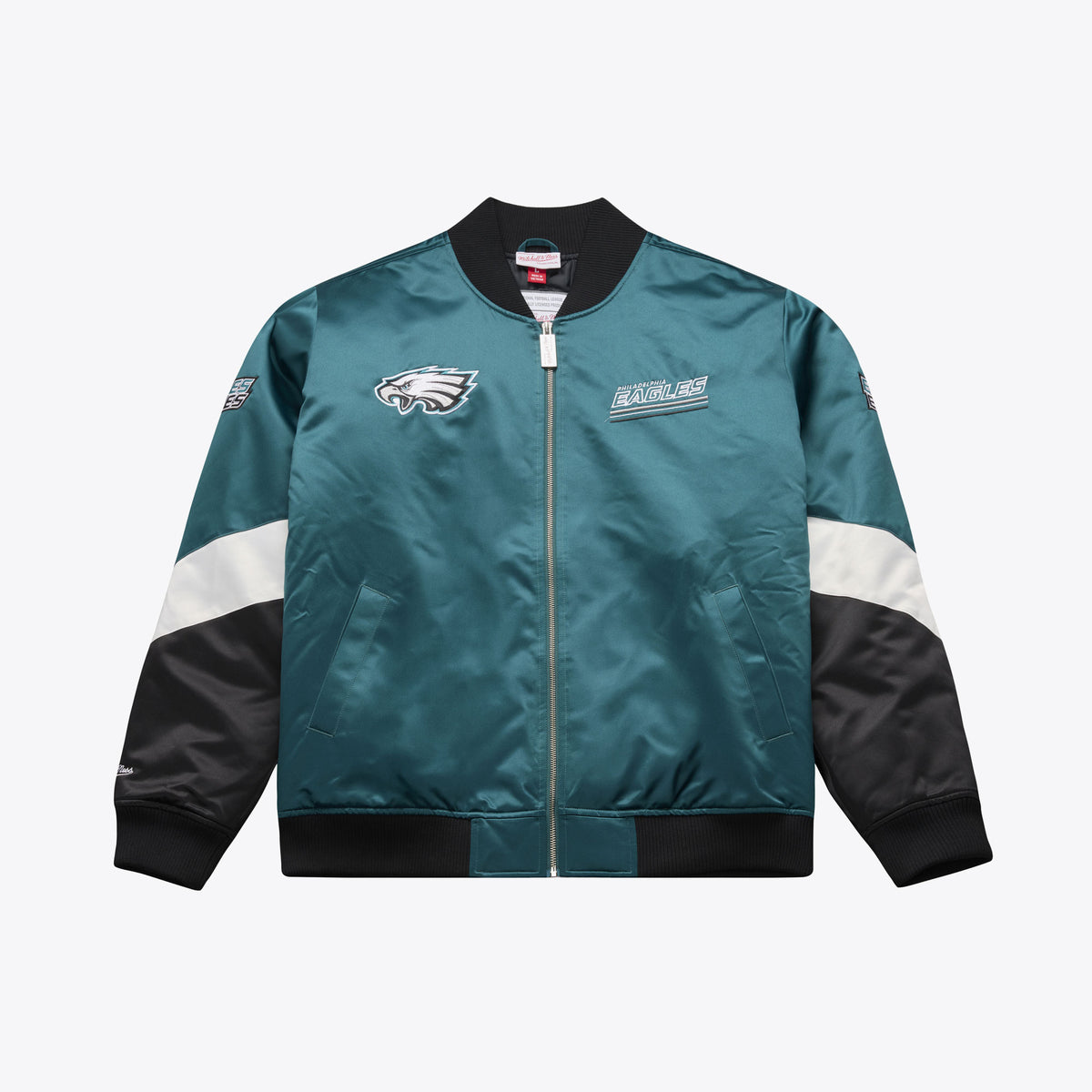 Grüne Mitchell & Ness NFL Philadelphia Eagles Satinjacke mit Triple-Check-Design, schwere Qualität, sportlich und stilvoll.