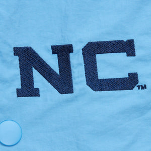 North Carolina Tar Heels NCAA Mitchell & Ness Throw It Back Retro Winter Jacke Blau - STADIUMDREAMS