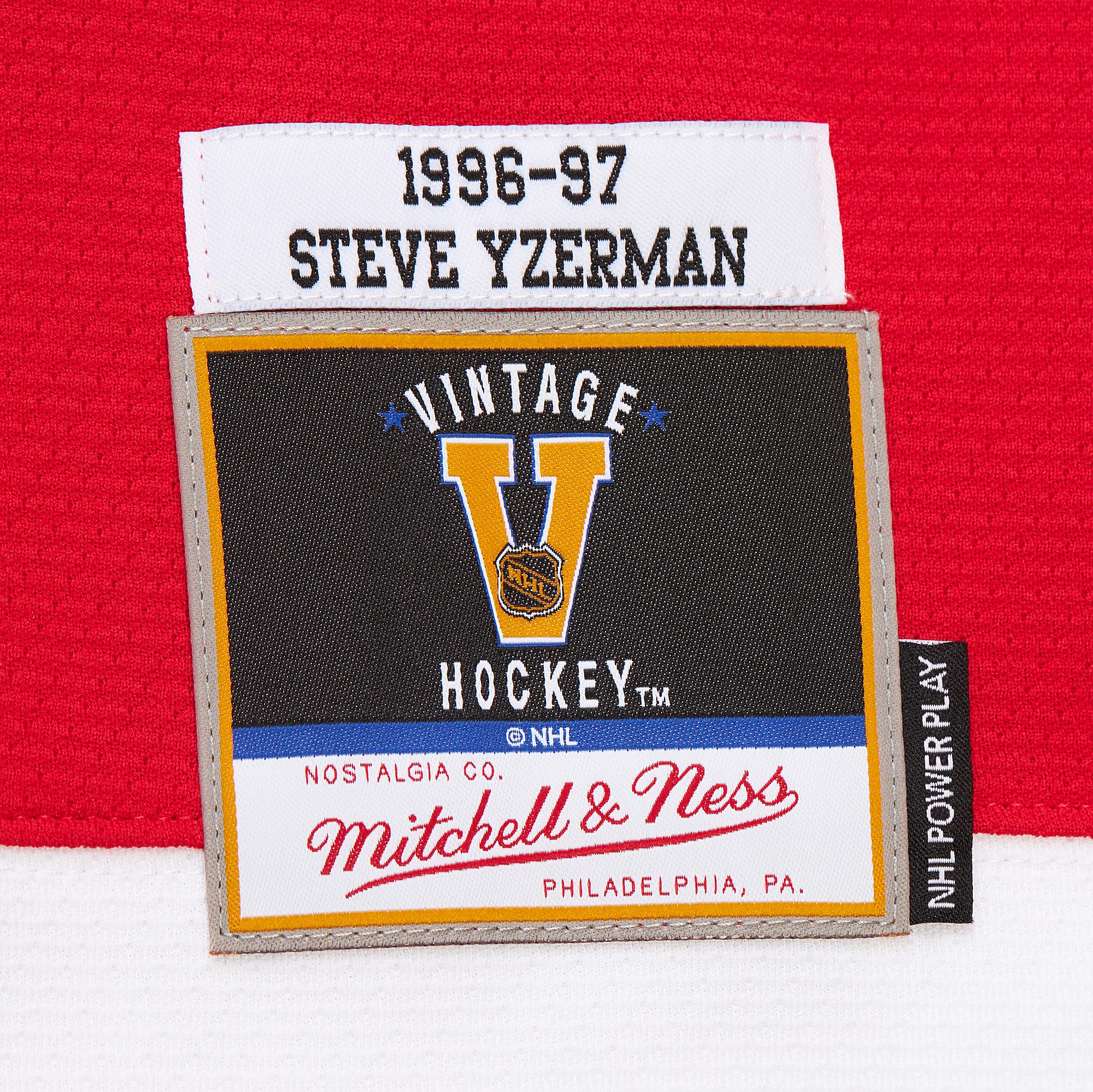 Steve Yzerman #19 Detroit Red Wings Mitchell & Ness 1996 Premium PowerPlay NHL Trikot Rot