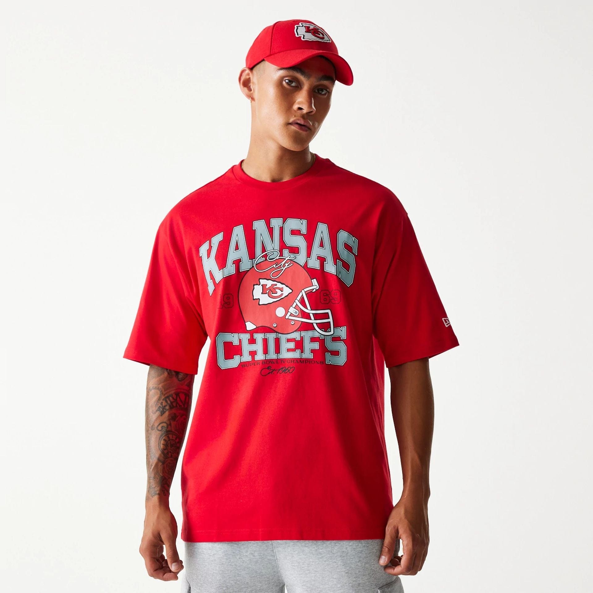 Kansas City Chiefs New Era Oversized Helmet NFL T-Shirt Rot