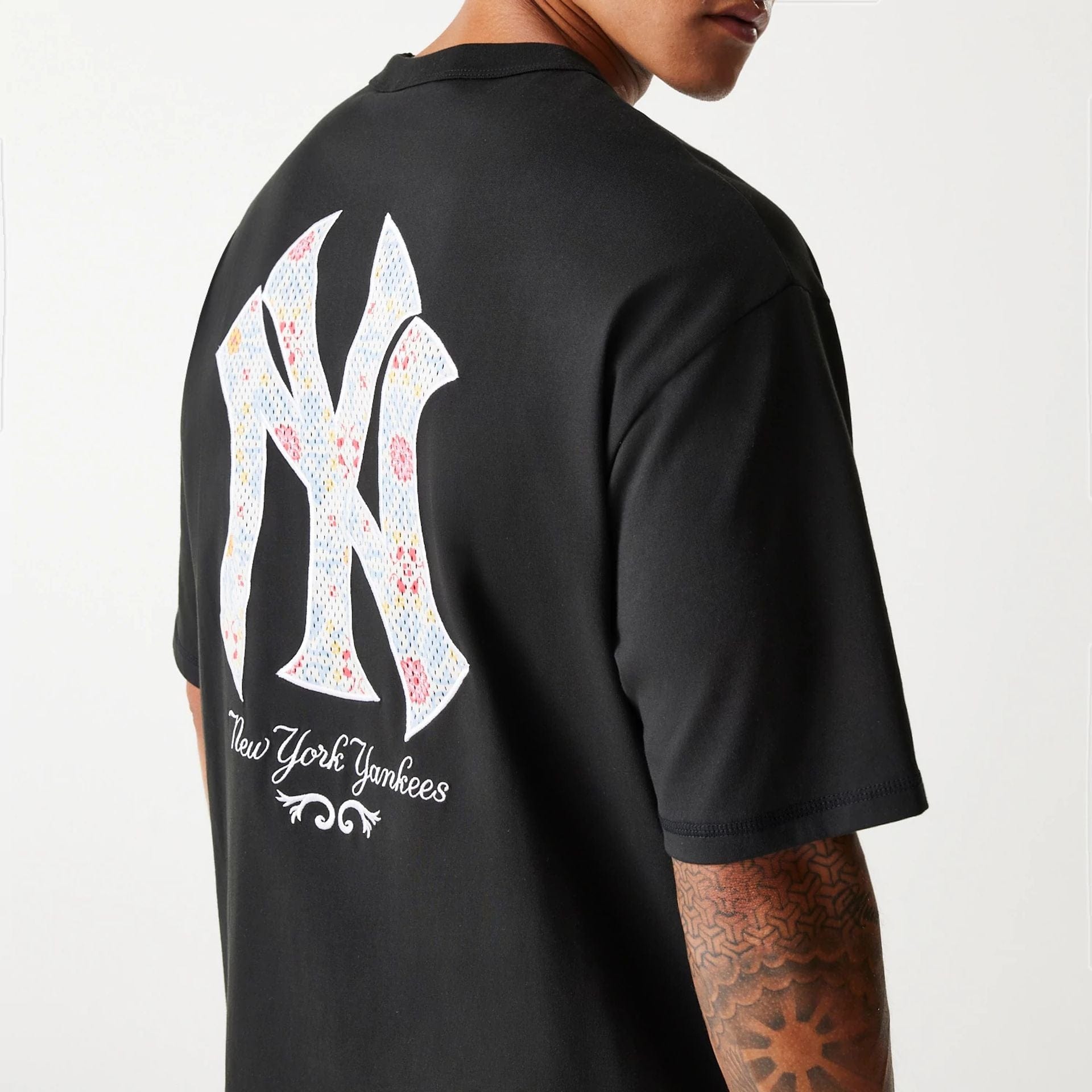New York Yankees New Era Infill Oversized Backprint MLB T-Shirt Schwarz