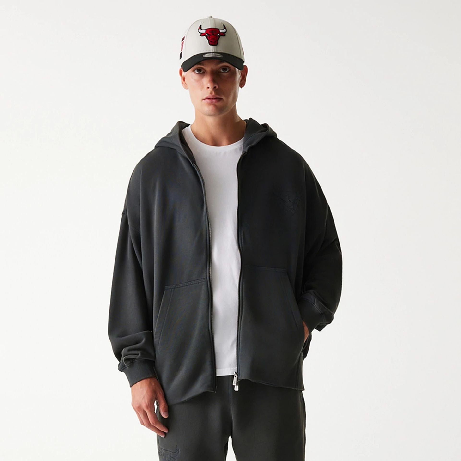 Chicago Bulls New Era Washed Style Full Zip NBA Hoodie Grau