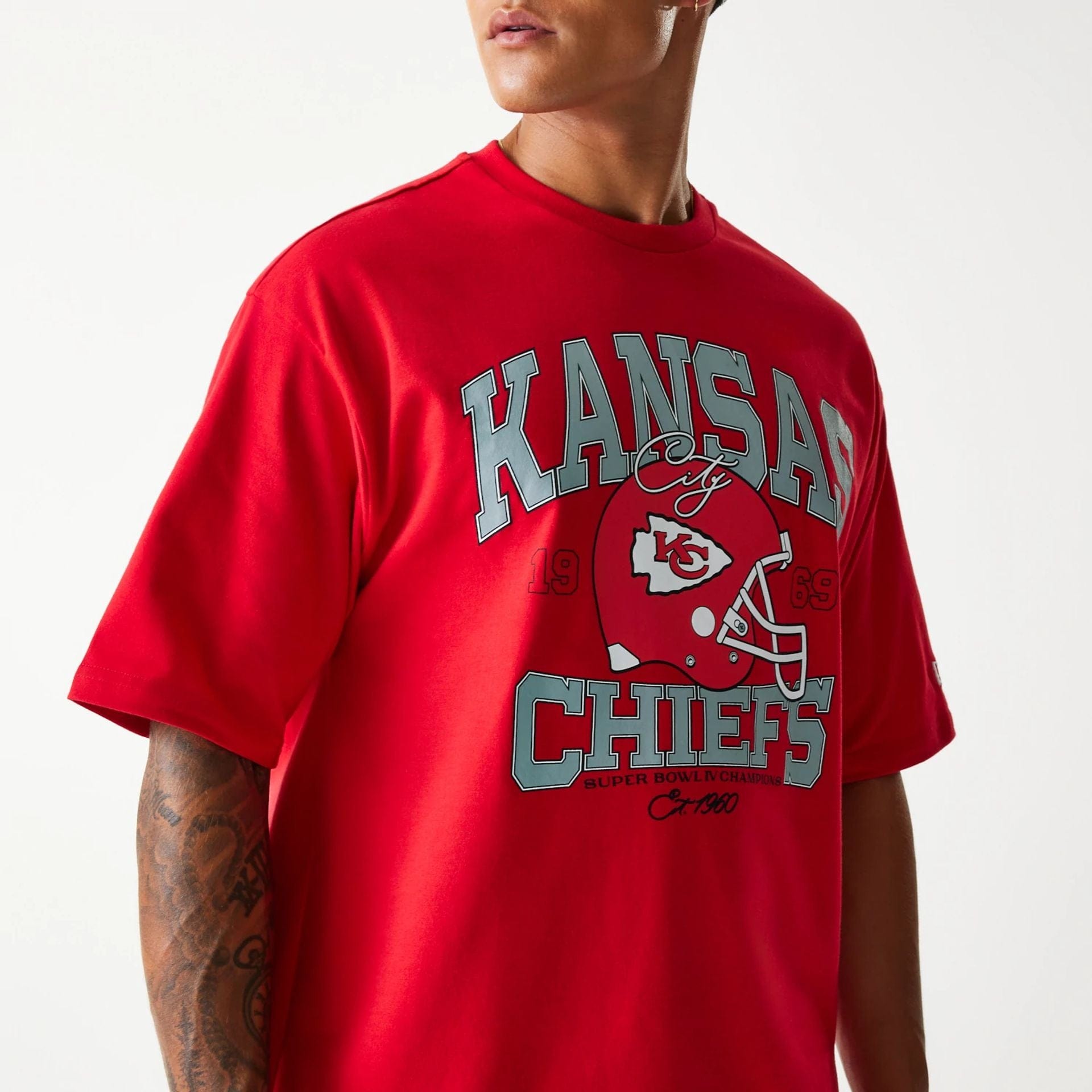 Kansas City Chiefs New Era Oversized Helmet NFL T-Shirt Rot