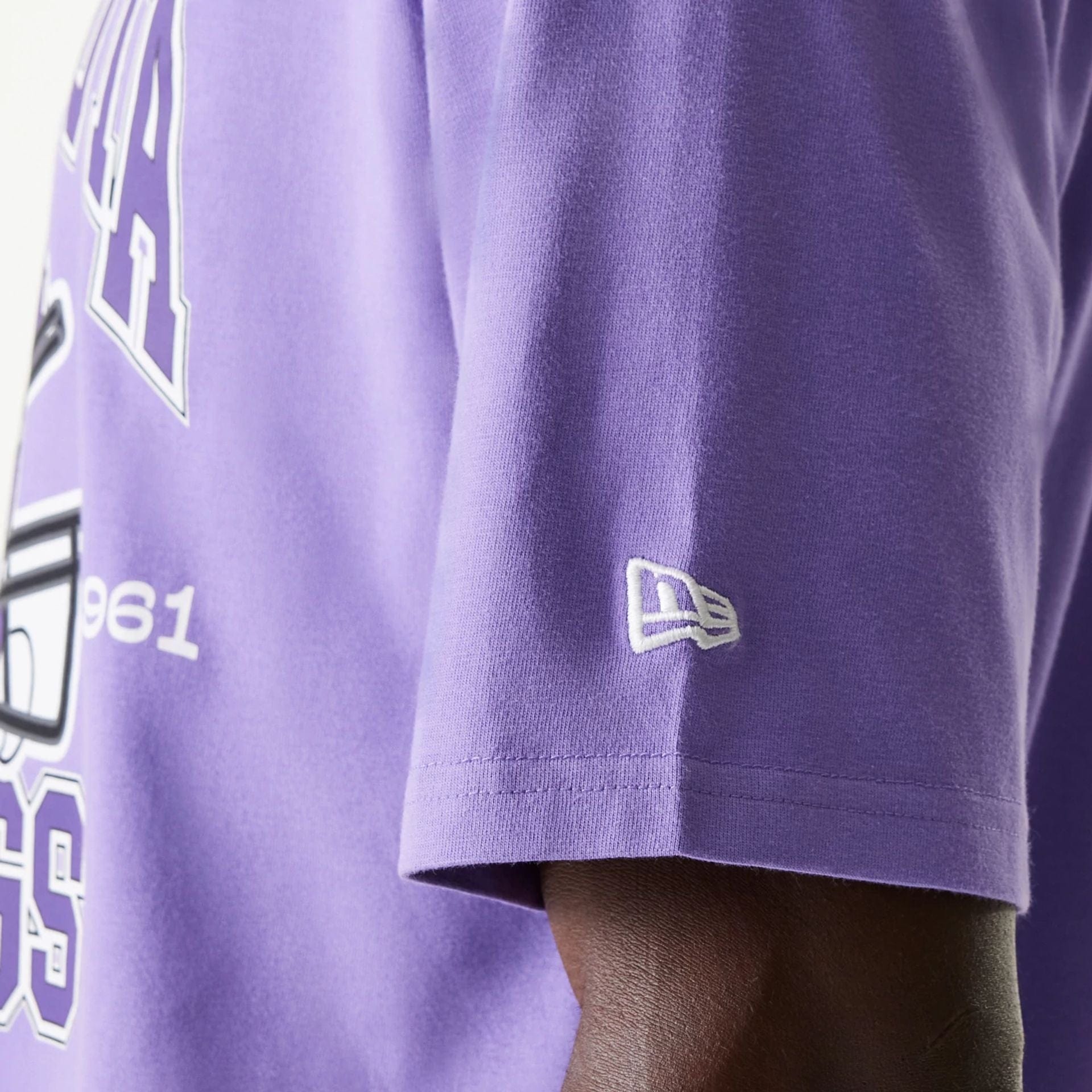 Minnesota Vikings New Era Oversized Helmet NFL T-Shirt Lila