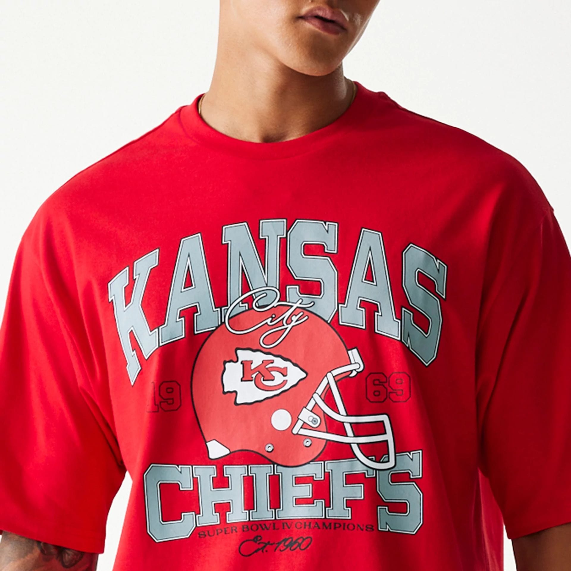 Kansas City Chiefs New Era Oversized Helmet NFL T-Shirt Rot