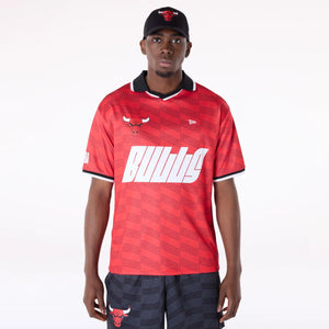 Chicago Bulls New Era Soccer Style Oversized NBA T-Shirt Rot - STADIUMDREAMS