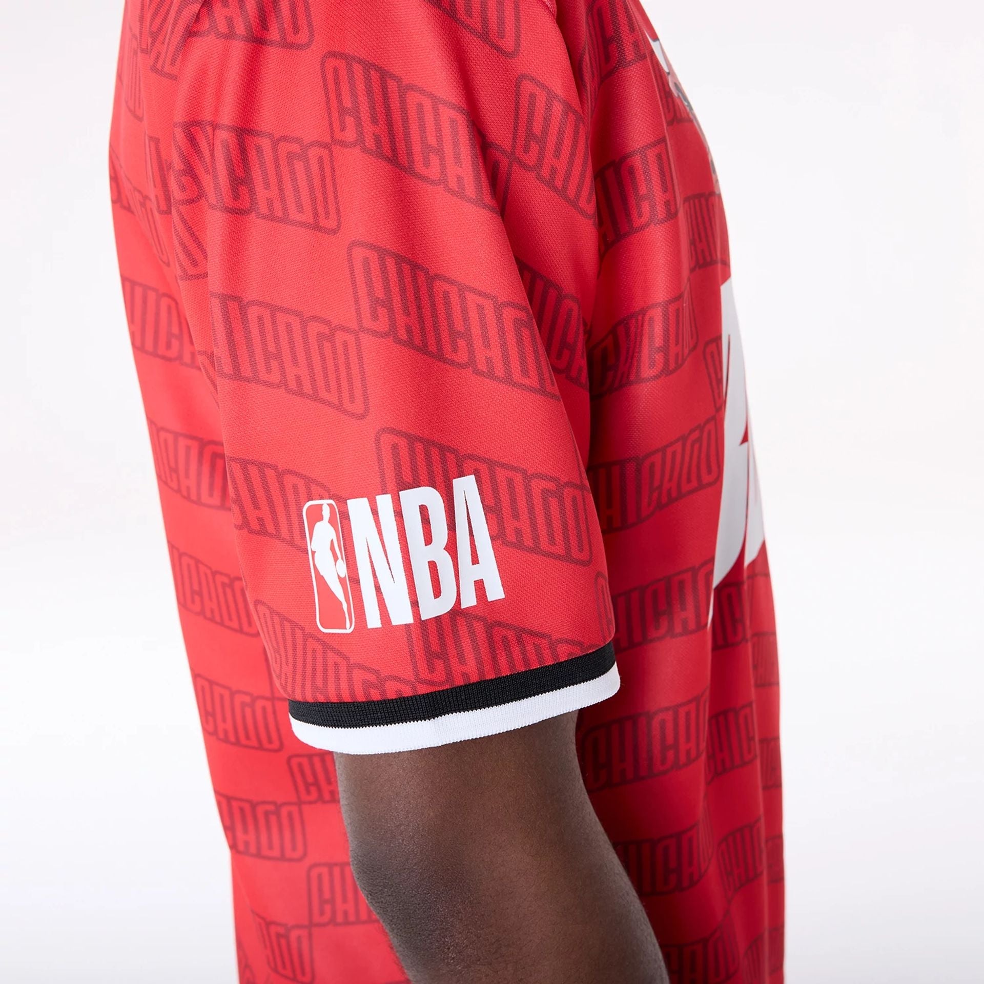 Chicago Bulls New Era Soccer Style Oversized NBA T-Shirt Rot - STADIUMDREAMS