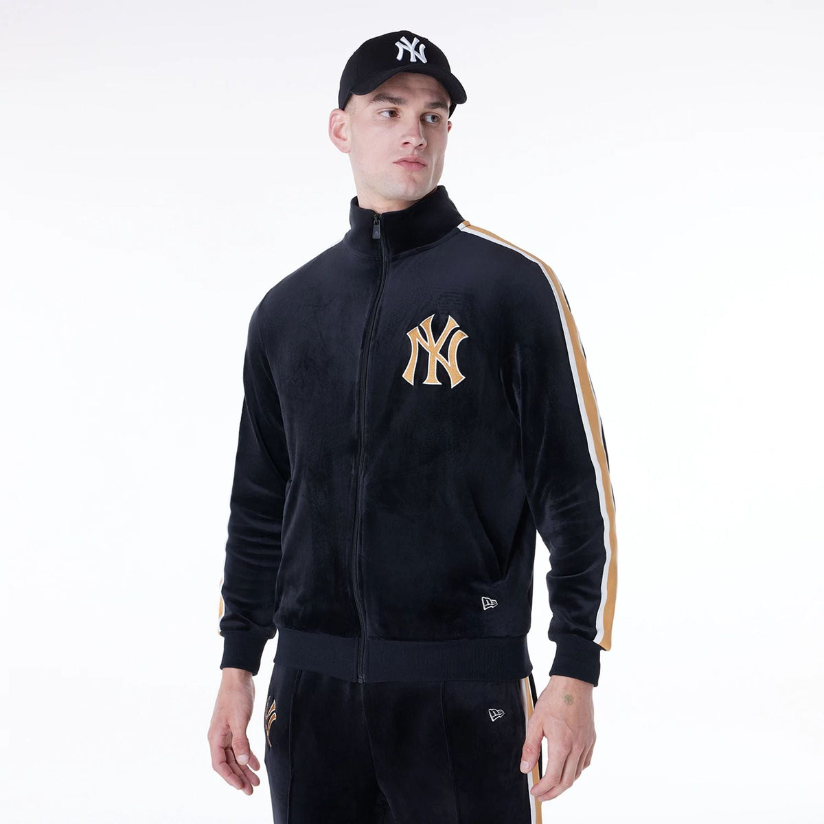 New York Yankees New Era Velour MLB Trainingsjacke Schwarz - STADIUMDREAMS