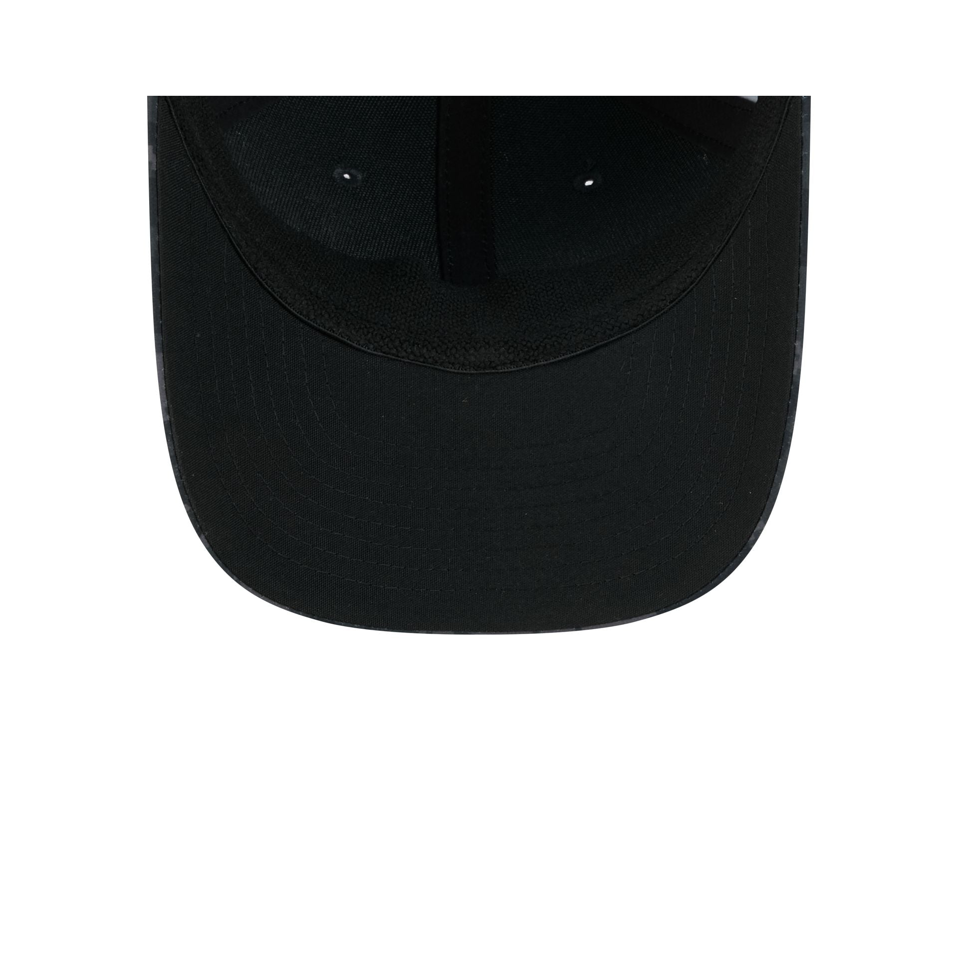 Carolina Panthers New Era 2026 NFL Salute to Service 39THIRTY Flex Fit Cap Camouflage Schwarz