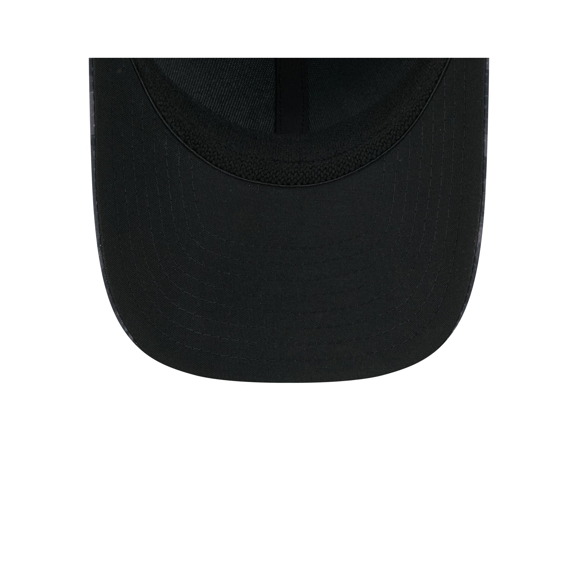Tennessee Titans New Era 2026 NFL Salute to Service 39THIRTY Flex Fit Cap Camouflage Schwarz