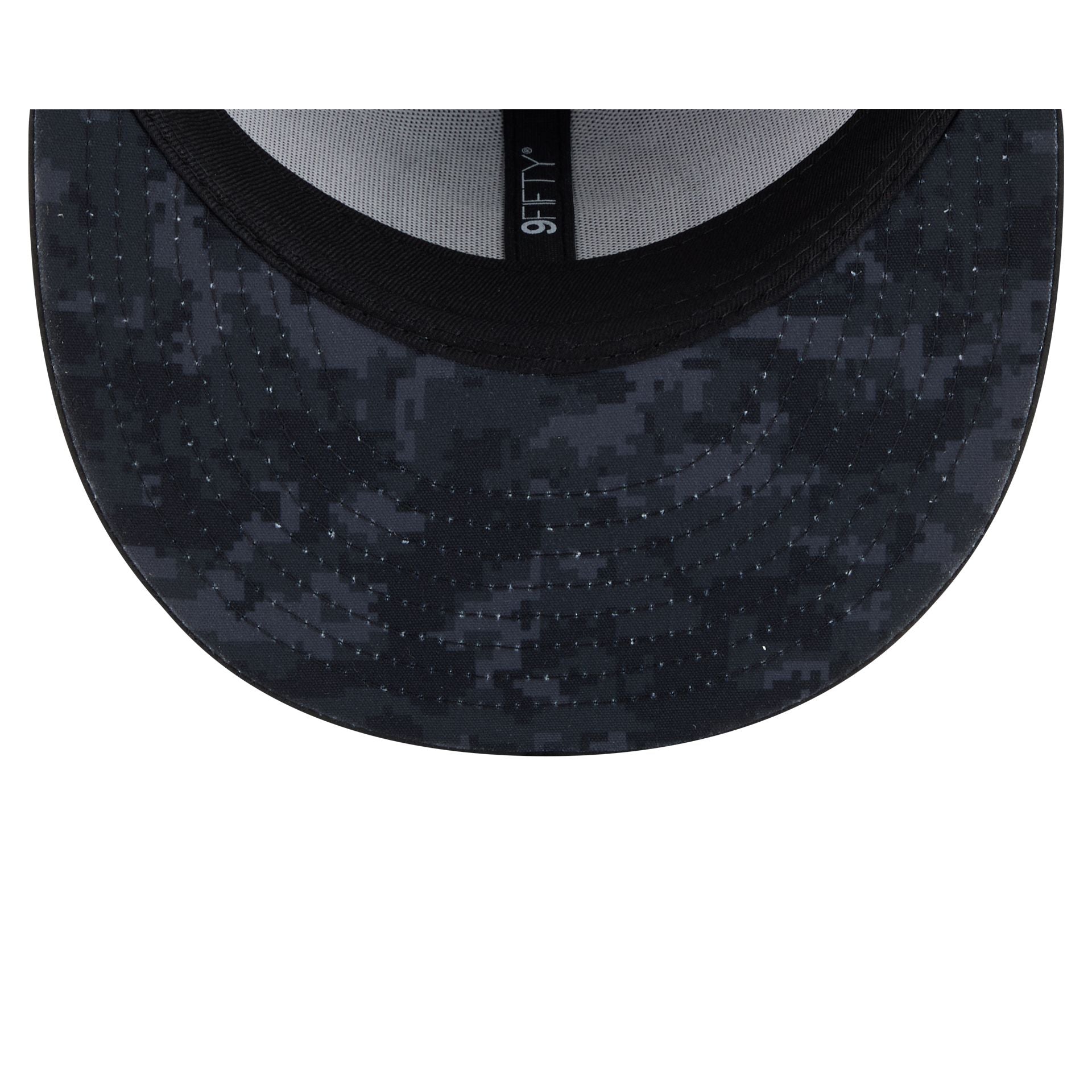 Tennessee Titans New Era 2026 NFL Salute to Service 9FIFTY Snapback Cap Camouflage Schwarz