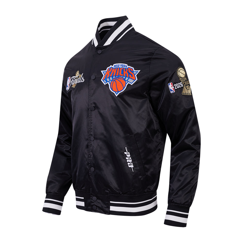 New York Knicks Pro Standard 2026 NBA Champions Limited Edition Satin Jacke Schwarz