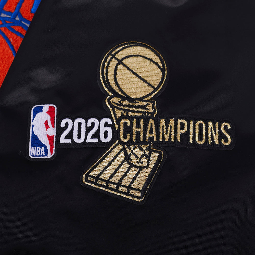 New York Knicks Pro Standard 2026 NBA Champions Limited Edition Satin Jacke Schwarz