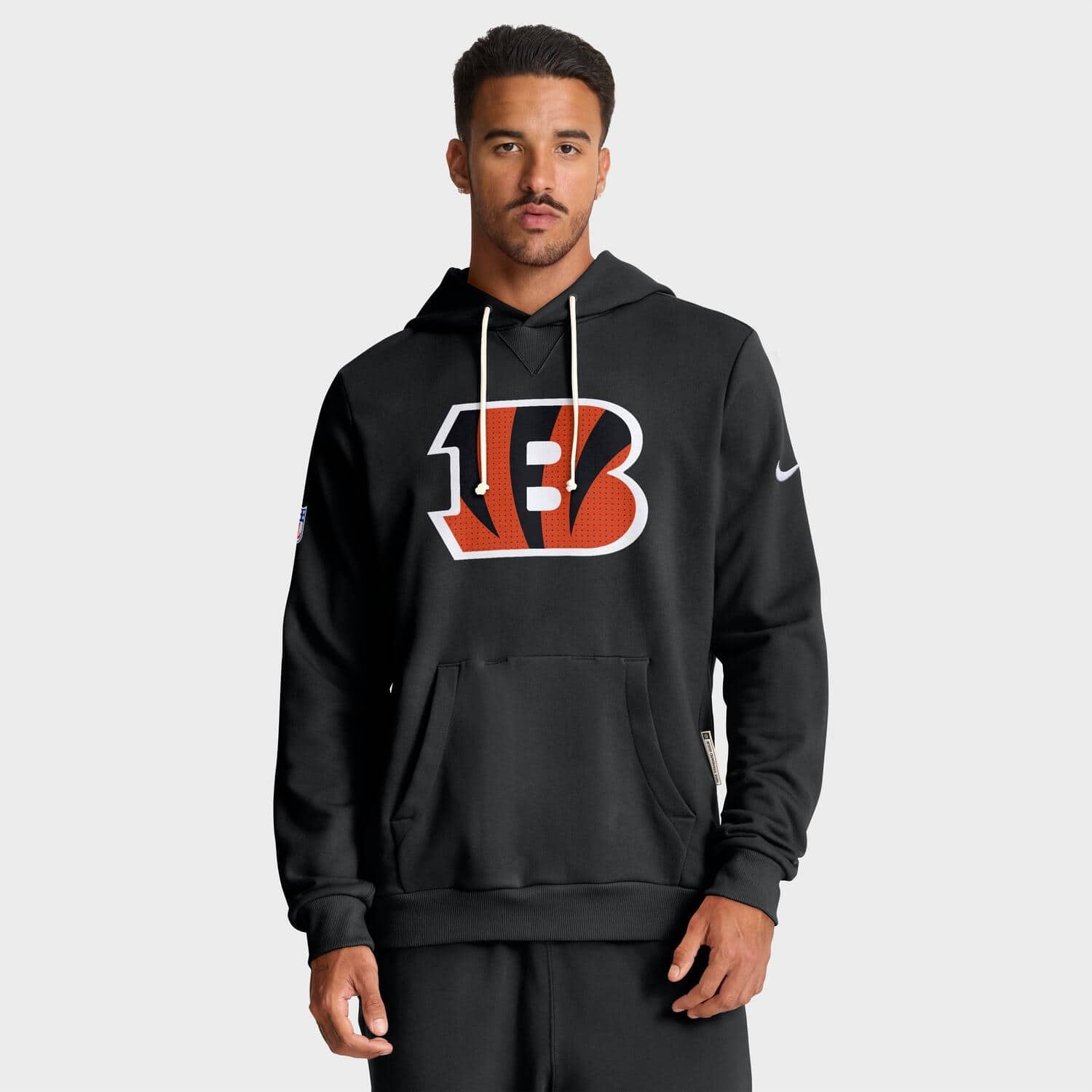 Cincinnati Bengals 2025 NFL Sideline Nike Standard Issue Hoodie Schwarz