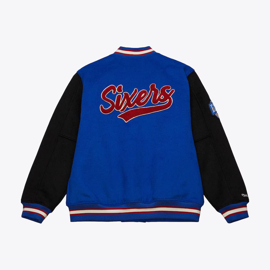 Philadelphia 76ers NBA Premium Team Legacy Collegejacke Mitchell & Ness Blau - STADIUMDREAMS