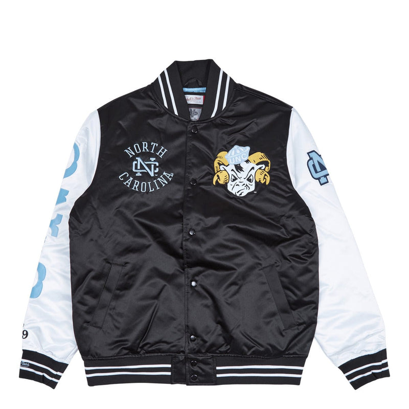 Schwarze Mitchell & Ness North Carolina Tar Heels NCAA Varsity Satin-Jacke mit Team-Logo und weißen Akzenten, sportliches Design