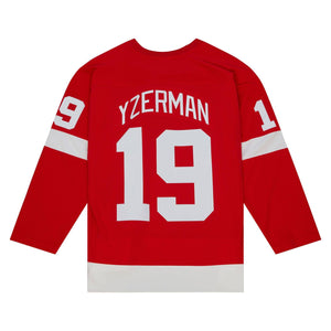 Detroit Red Wings Steve Yzerman 1996 NHL Trikot rot - STADIUMDREAMS