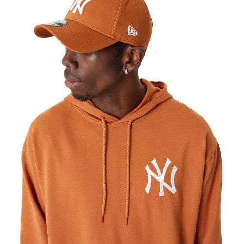 New York Yankees League Essentials Oversized Hoodie braun - STADIUMDREAMS