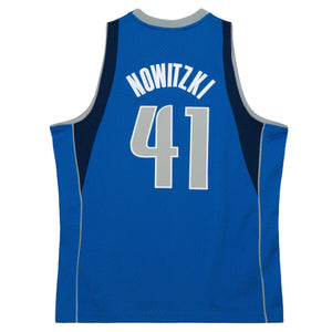 Dirk Nowitzki #41 Dallas Mavericks Mitchell & Ness NBA Swingman Trikot 2010 Blau - STADIUMDREAMS