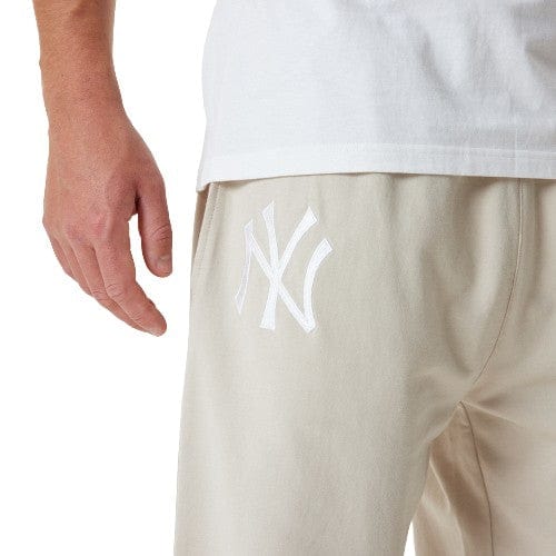 New York Yankees MLB League Essentials Jogger Sweatpants beige - STADIUMDREAMS