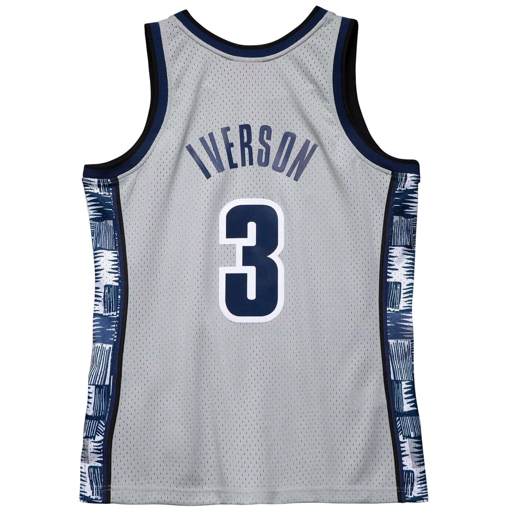 Allen Iverson #3 Georgetown Hoyas Mitchell & Ness NCAA Swingman Trikot 1995 Silber - STADIUMDREAMS