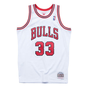 Scottie Pippen Chicago Bulls Mitchell & Ness NBA Swingman Trikot 1997-1998 Weiss - STADIUMDREAMS